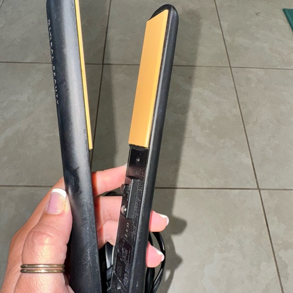 CHI Black Hair Straightener - Picture 5 of 5